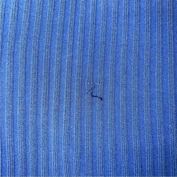 Pursuits, Itd- Blue turtleneck tank top - Picture 5 of 6